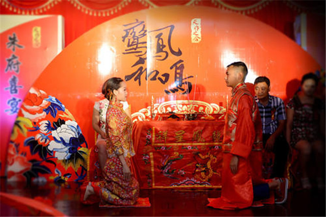 中式婚礼主持人串词 结婚各个环节流程一览