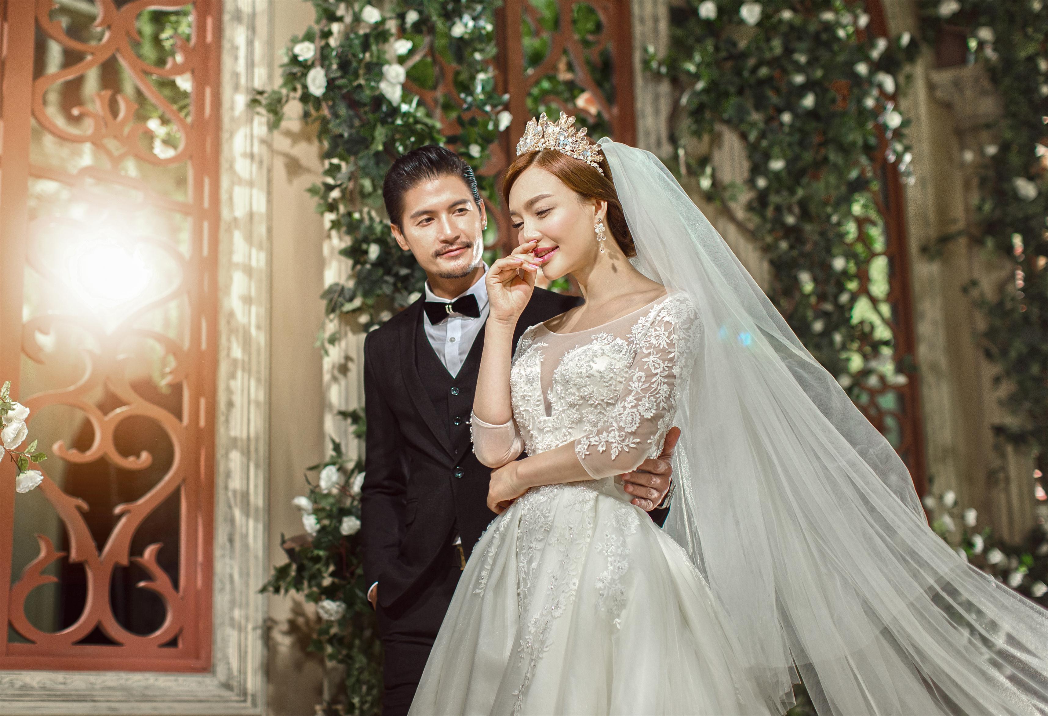 大型欧美复古教堂婚纱摄影