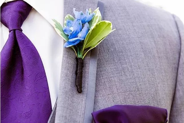 结婚女方给新郎买什么东西