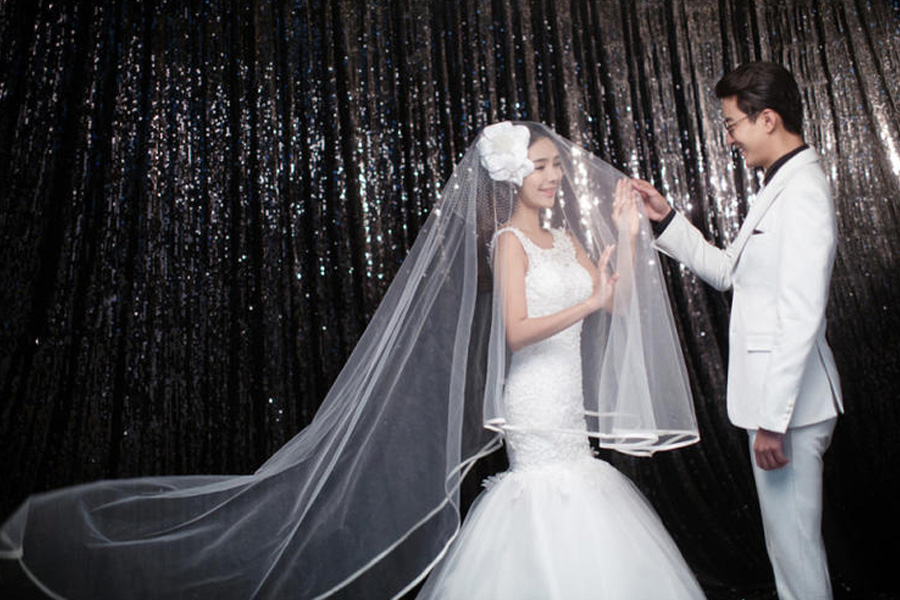 冬天结婚新郎穿什么礼服比较好？