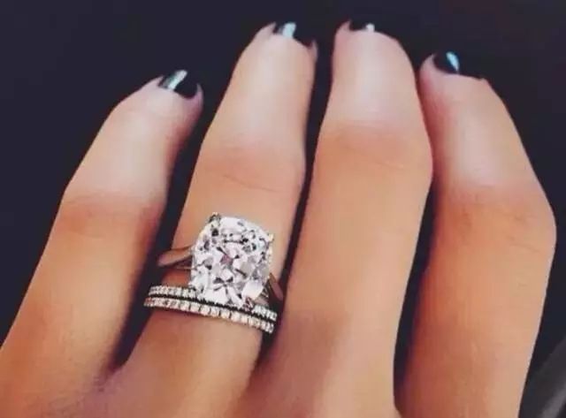 求婚用什么戒指好