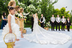 参加婚礼可以穿白色裙子吗