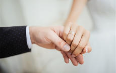 求婚用什么戒指比较好 求婚戒指价位一般是多少
