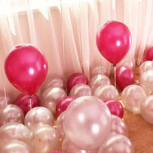 婚房气球布置图片卧室  气球装饰婚房的技巧