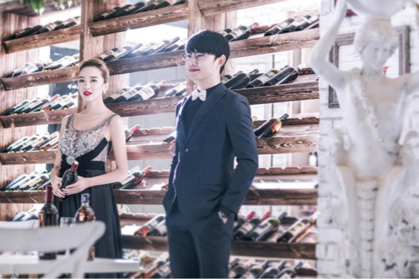 结婚穿黑婚纱代表什么