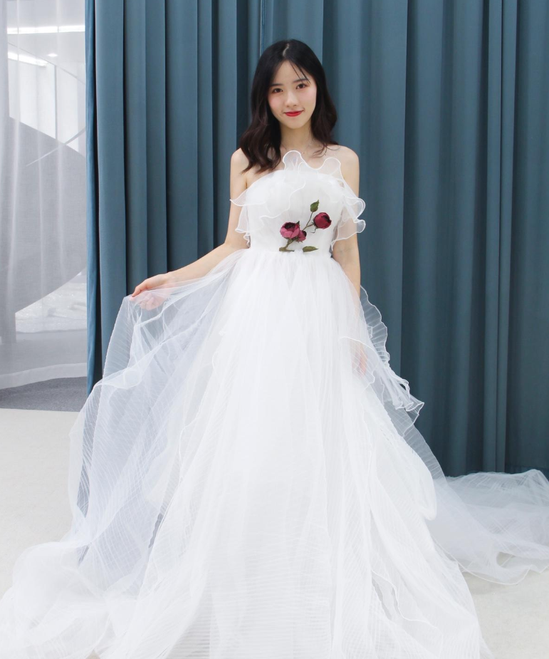 【娇小新娘试纱记】选对婚纱，显高不止10厘米！