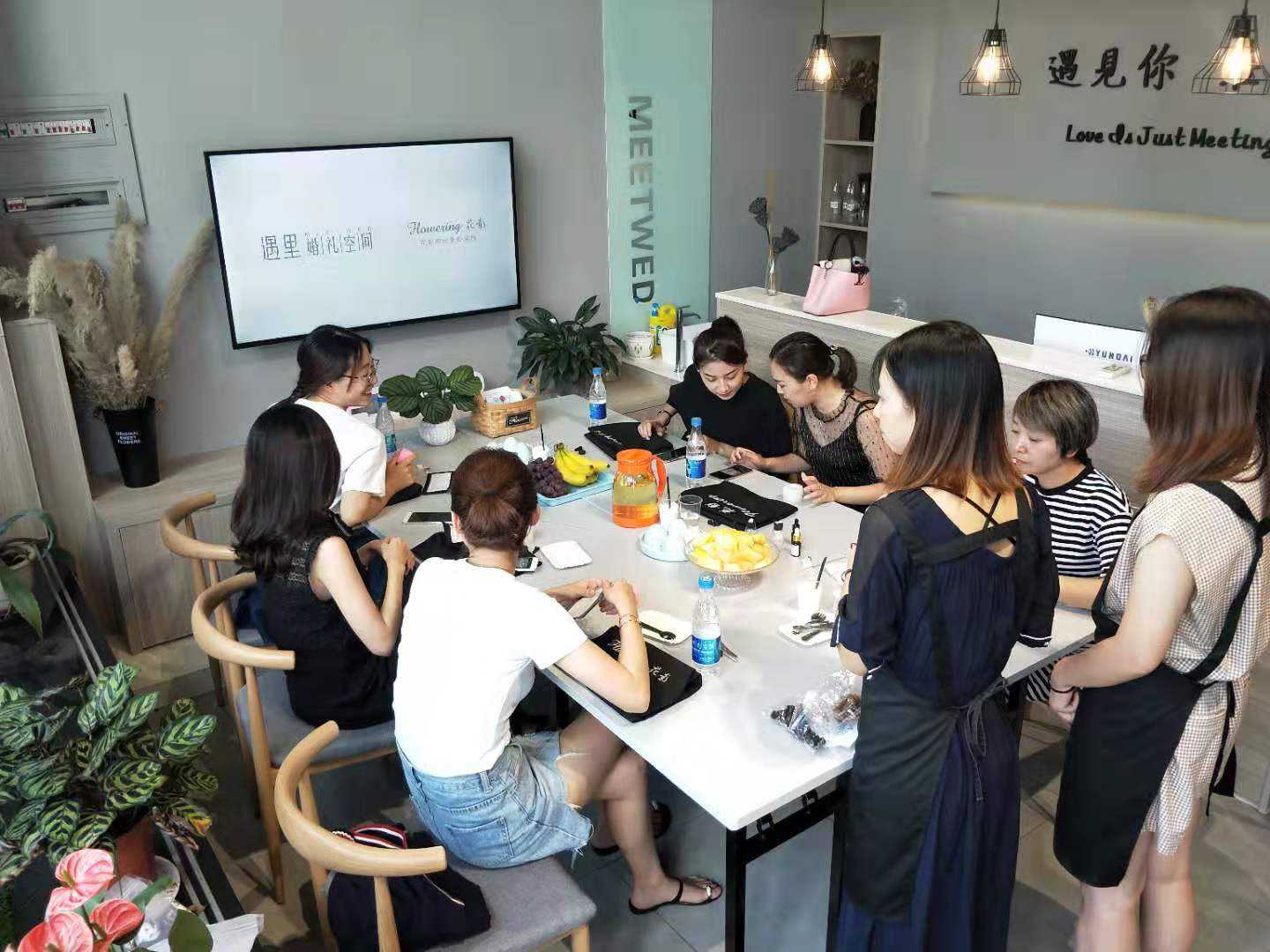 遇里婚礼 MEET IN WEDDING