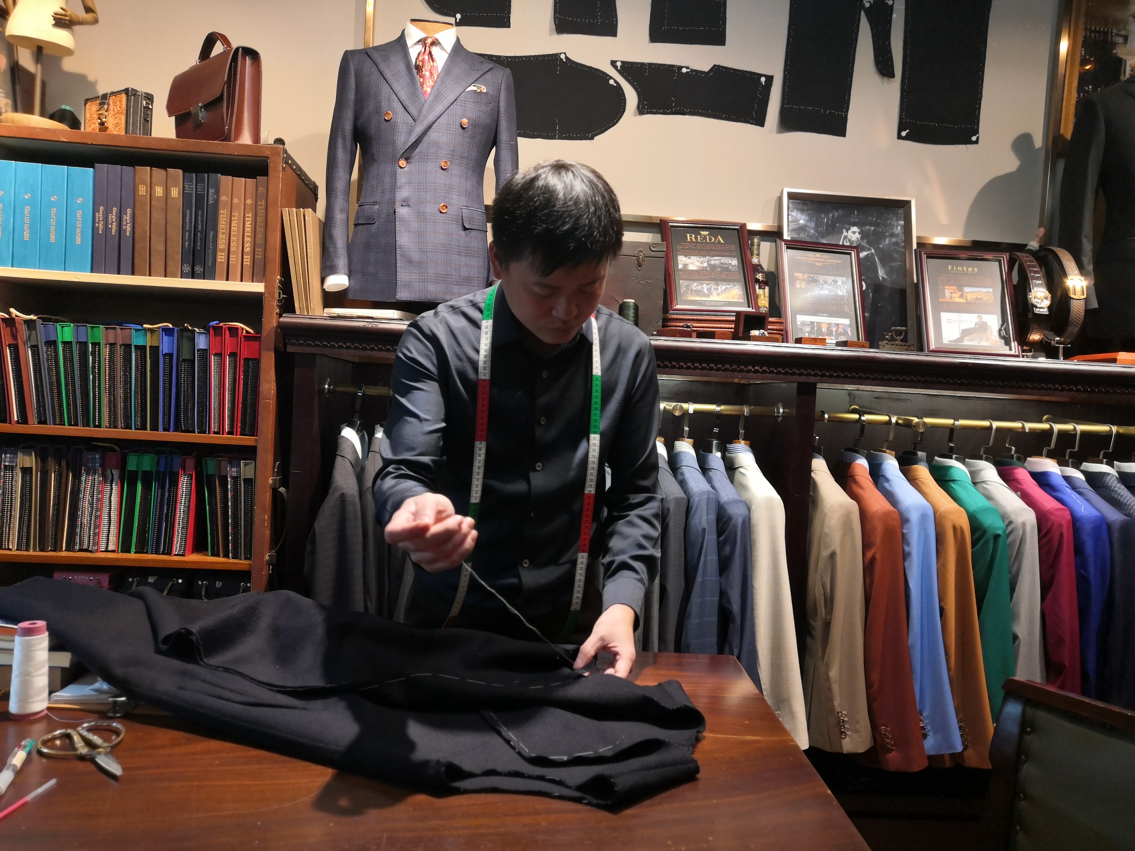 佲尺馆西服定制