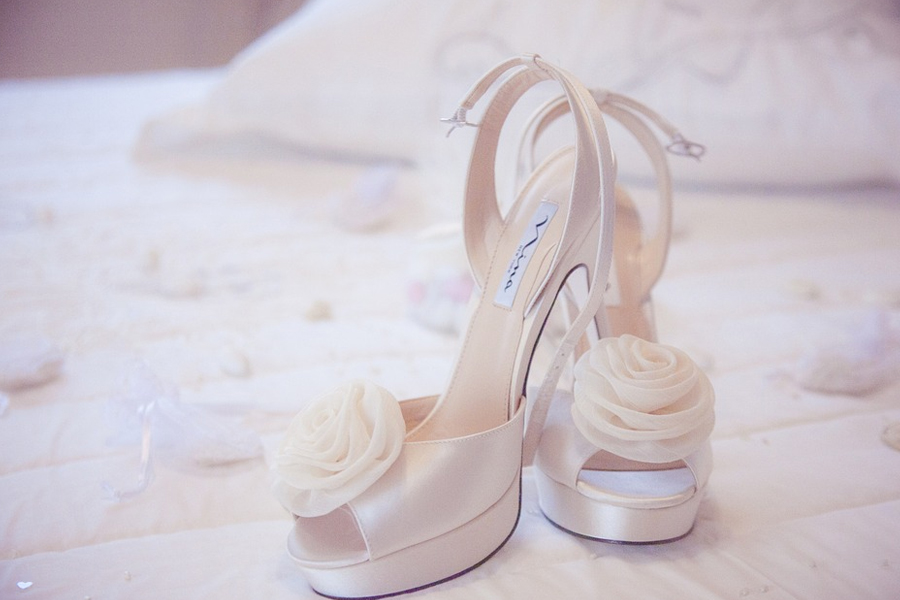 白色婚鞋