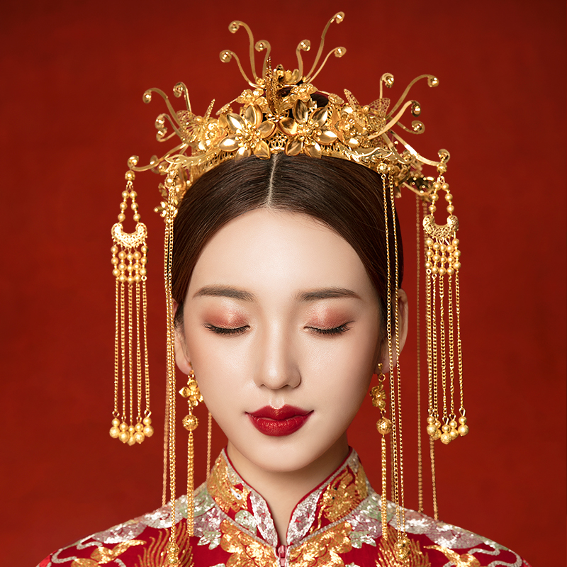 《金色年华》中式新娘秀禾服头饰套装
