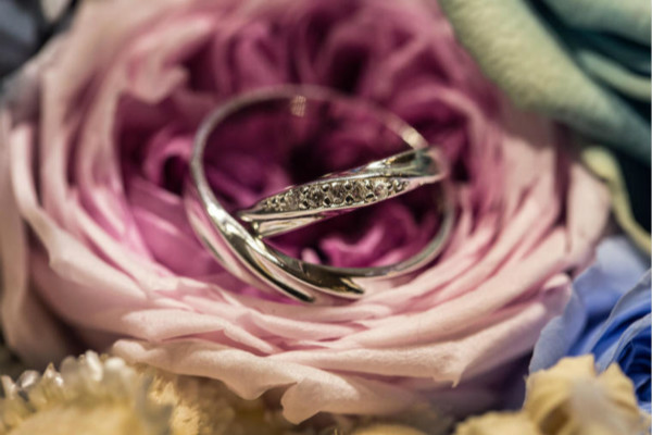 结婚戒指和求婚戒指是一个吗