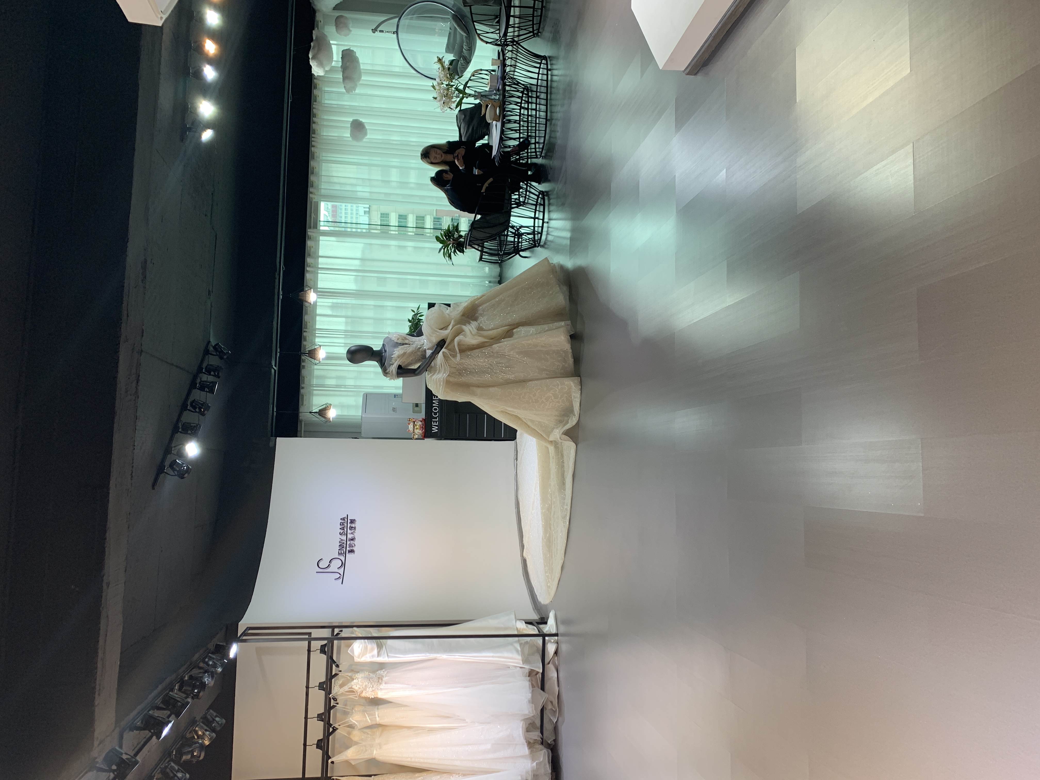 JS品牌婚纱集合店