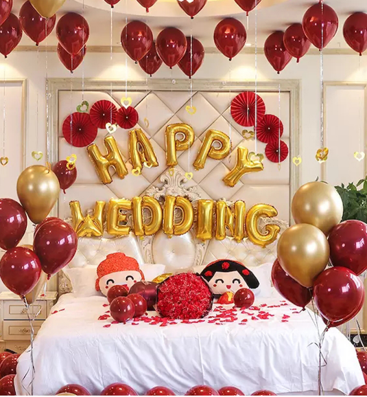 西式红色气球婚房布置图片