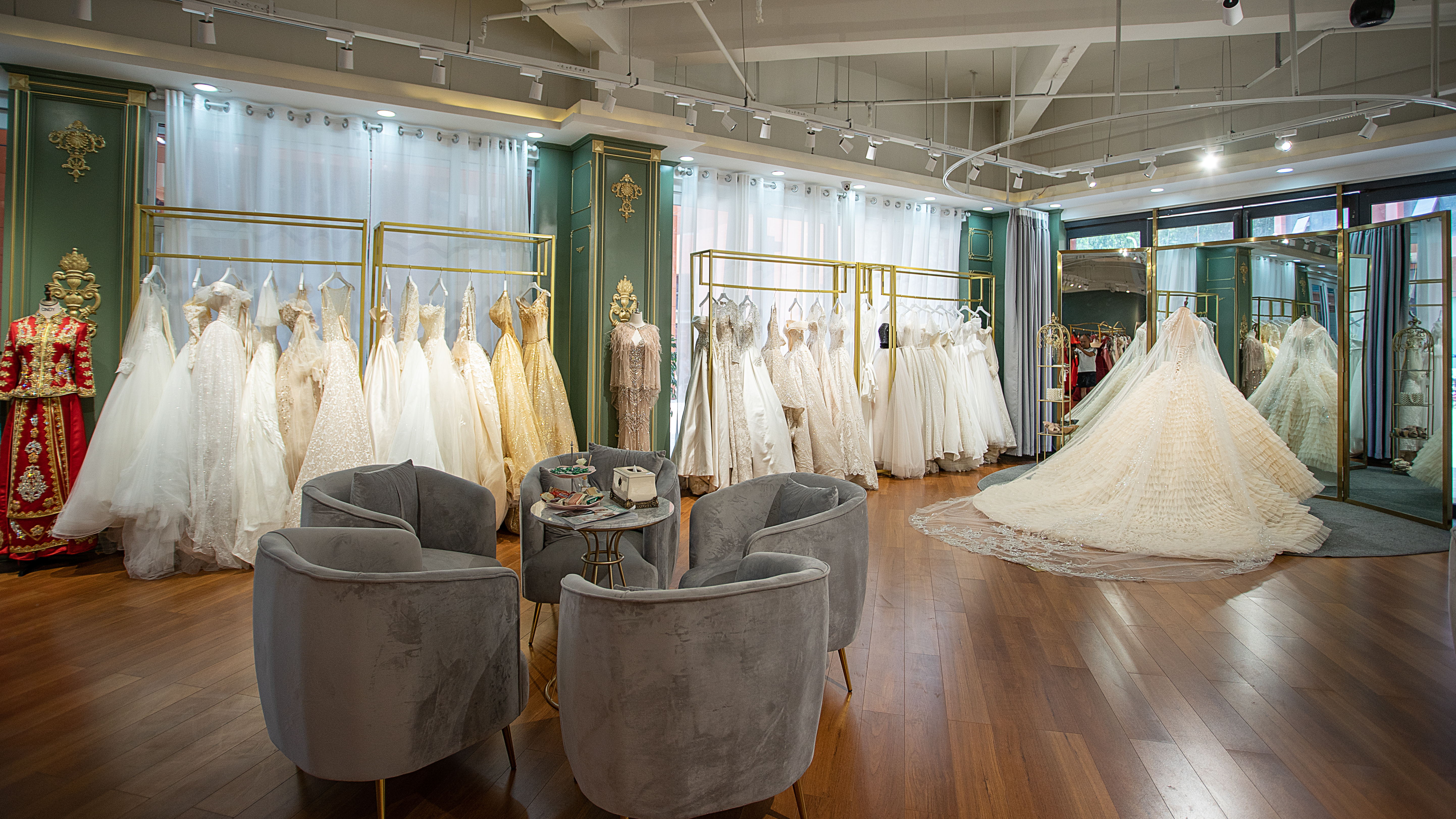 辛迪新娘品牌婚纱店