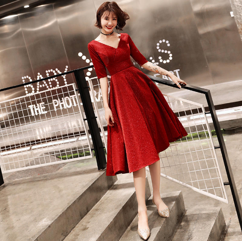 红色收腰款中式礼服长裙