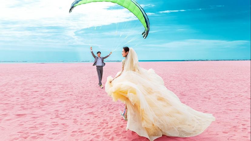 新郎撞脸“刘昊然”？ins风粉沙滩收获绝美婚纱照