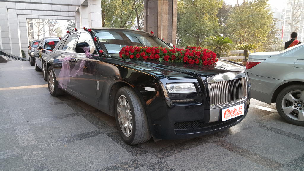 【劳斯莱斯】古斯特x1辆 + 【宾利】飞驰x5辆