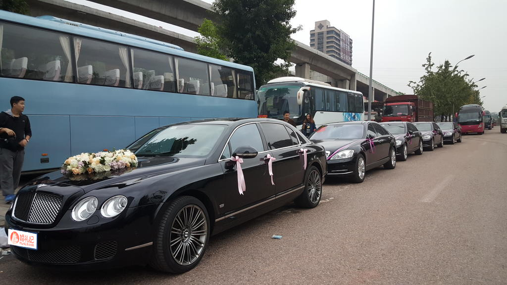 【劳斯莱斯】古斯特x1辆 + 【宾利】飞驰x5辆