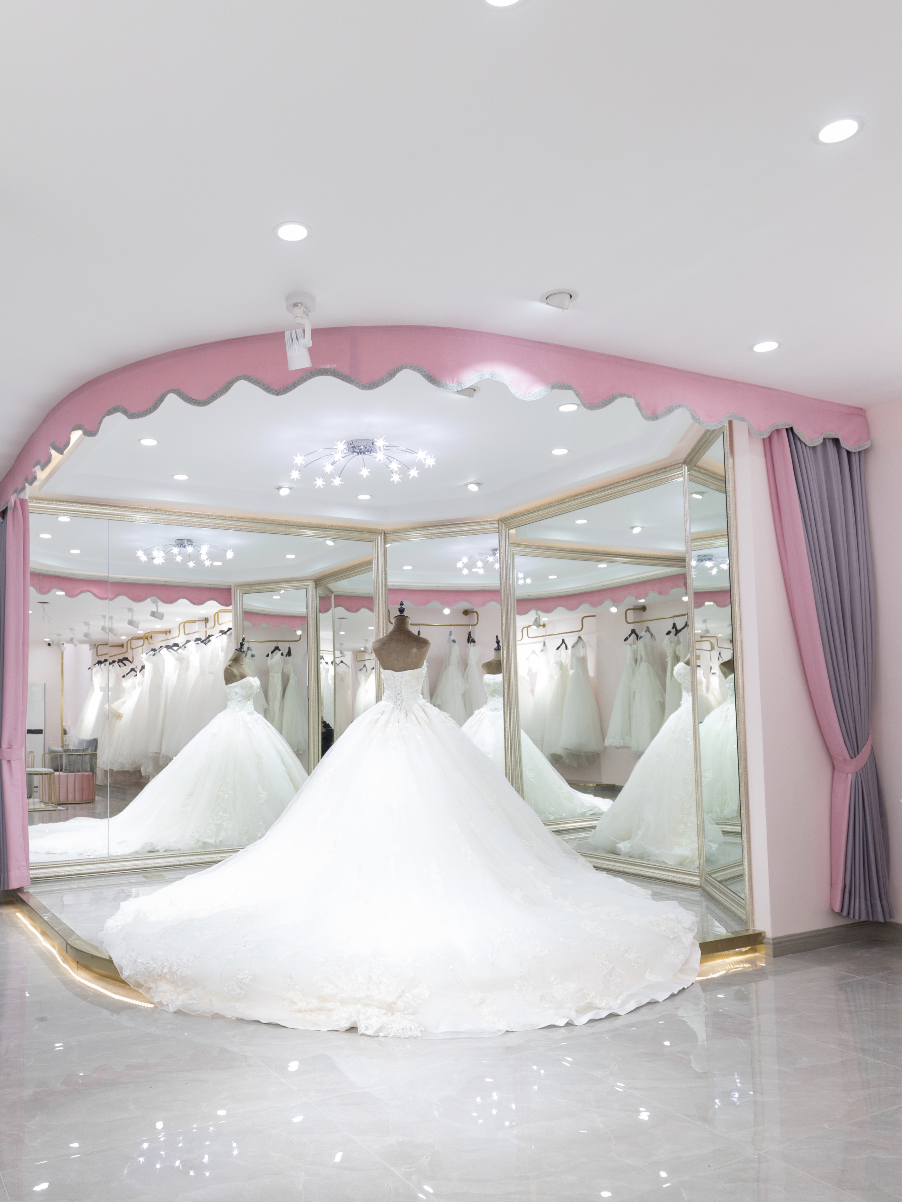 IXM BRIDE 芯慕婚纱礼服馆