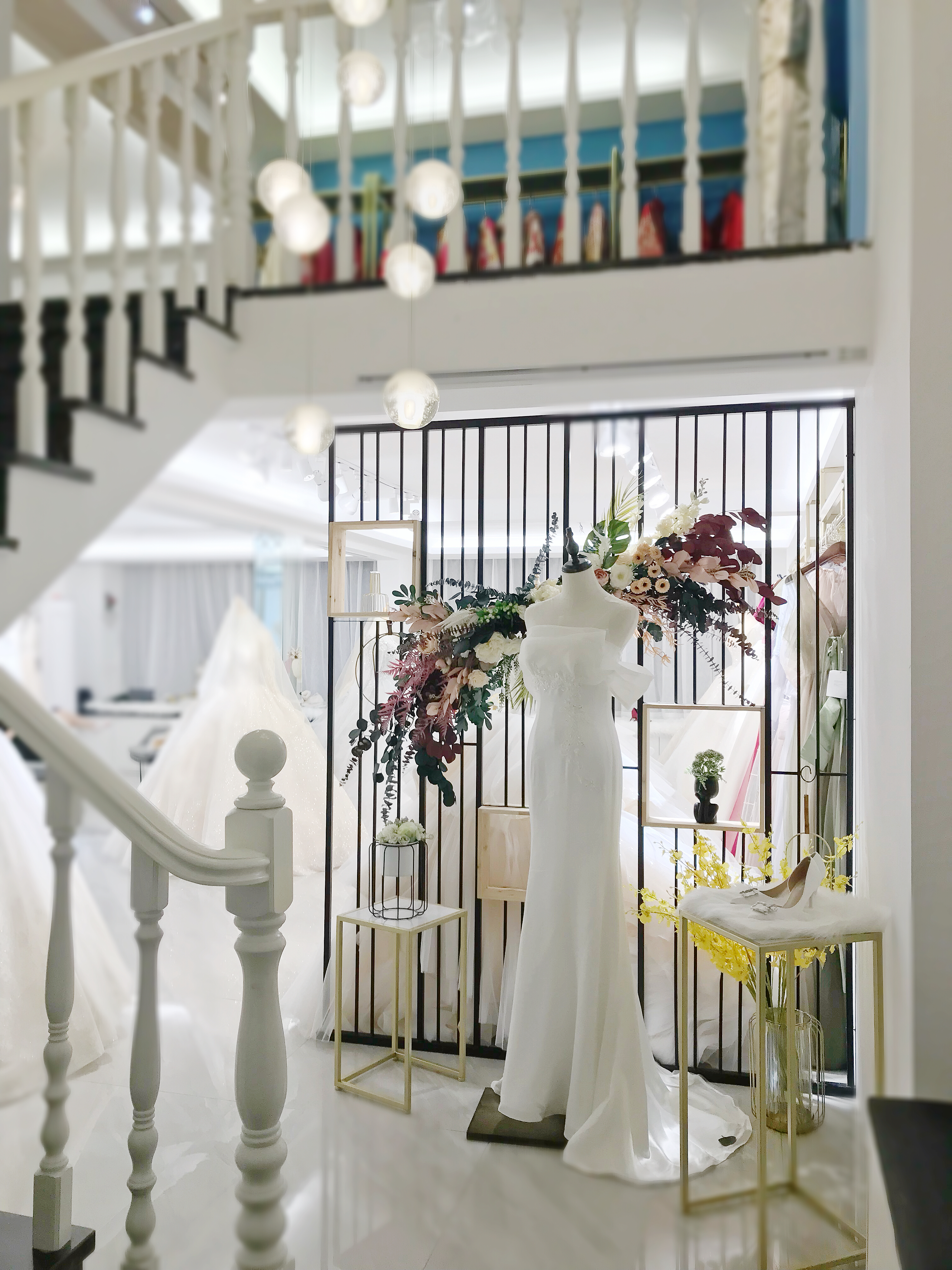 婉纱婚纱品牌集合店