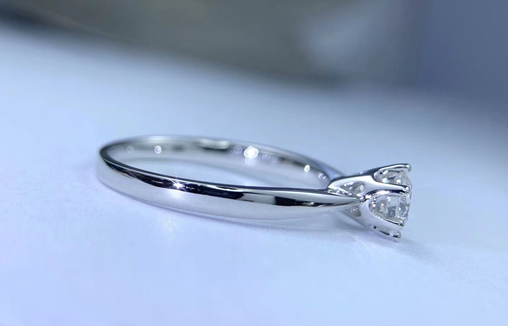 鑫佳福--30分经典六爪皇冠钻戒