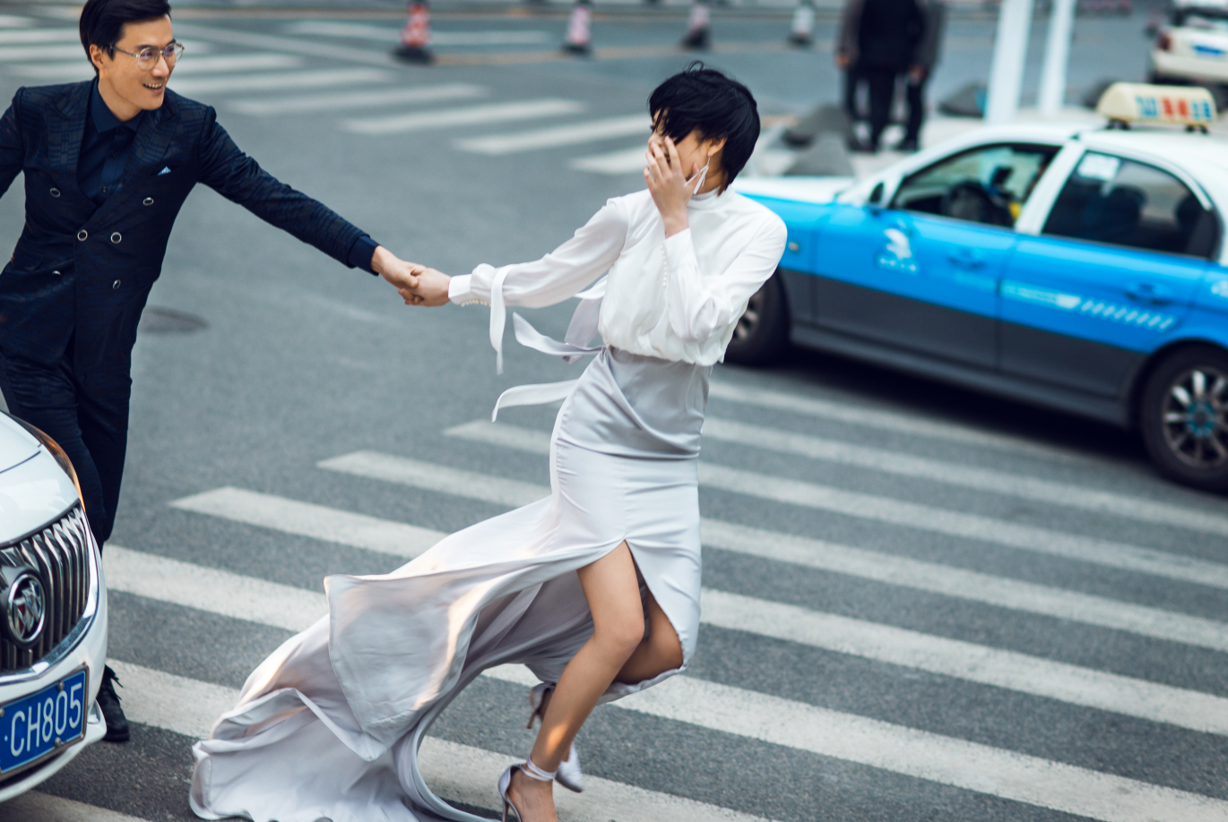 【巴黎婚纱特惠】婚纱套系八服八造+资深团队掌摄