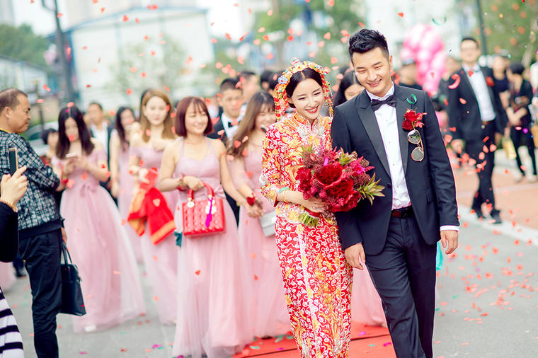 红色结婚礼服图片 2020新娘红色结婚礼服款式