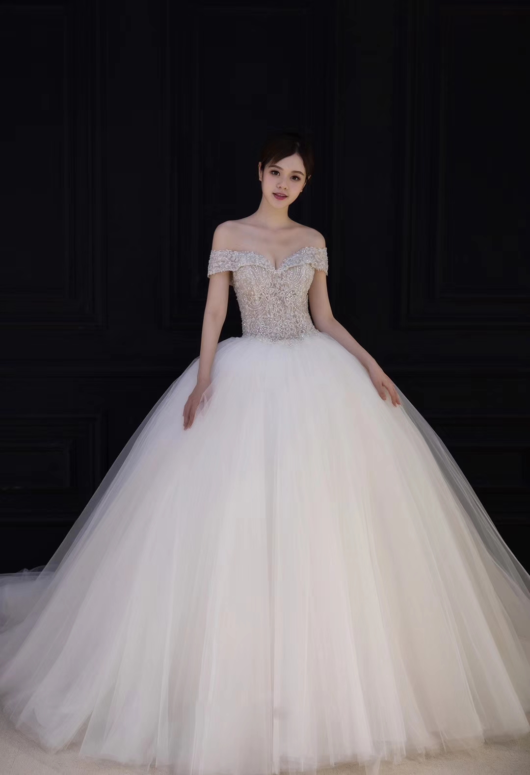 【超值定制】简约梦幻一字肩拖尾纱