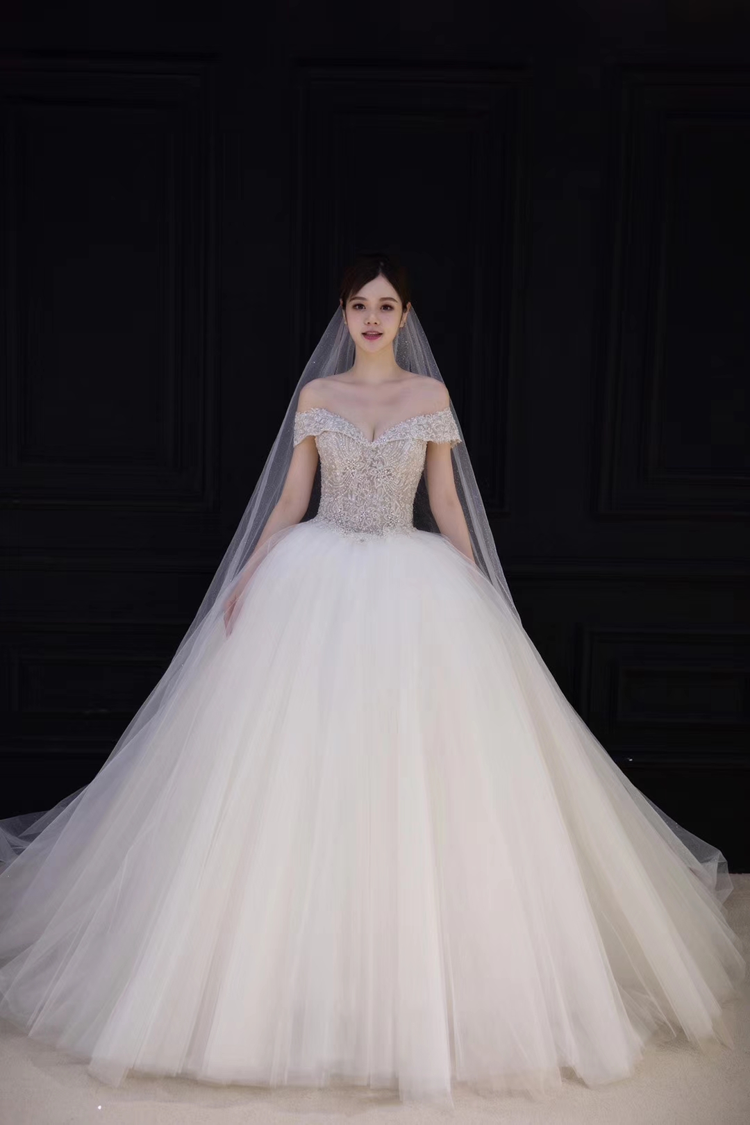 【超值定制】简约梦幻一字肩拖尾纱