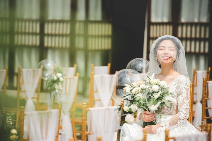 这场婚礼比电影里还要浪漫一百倍