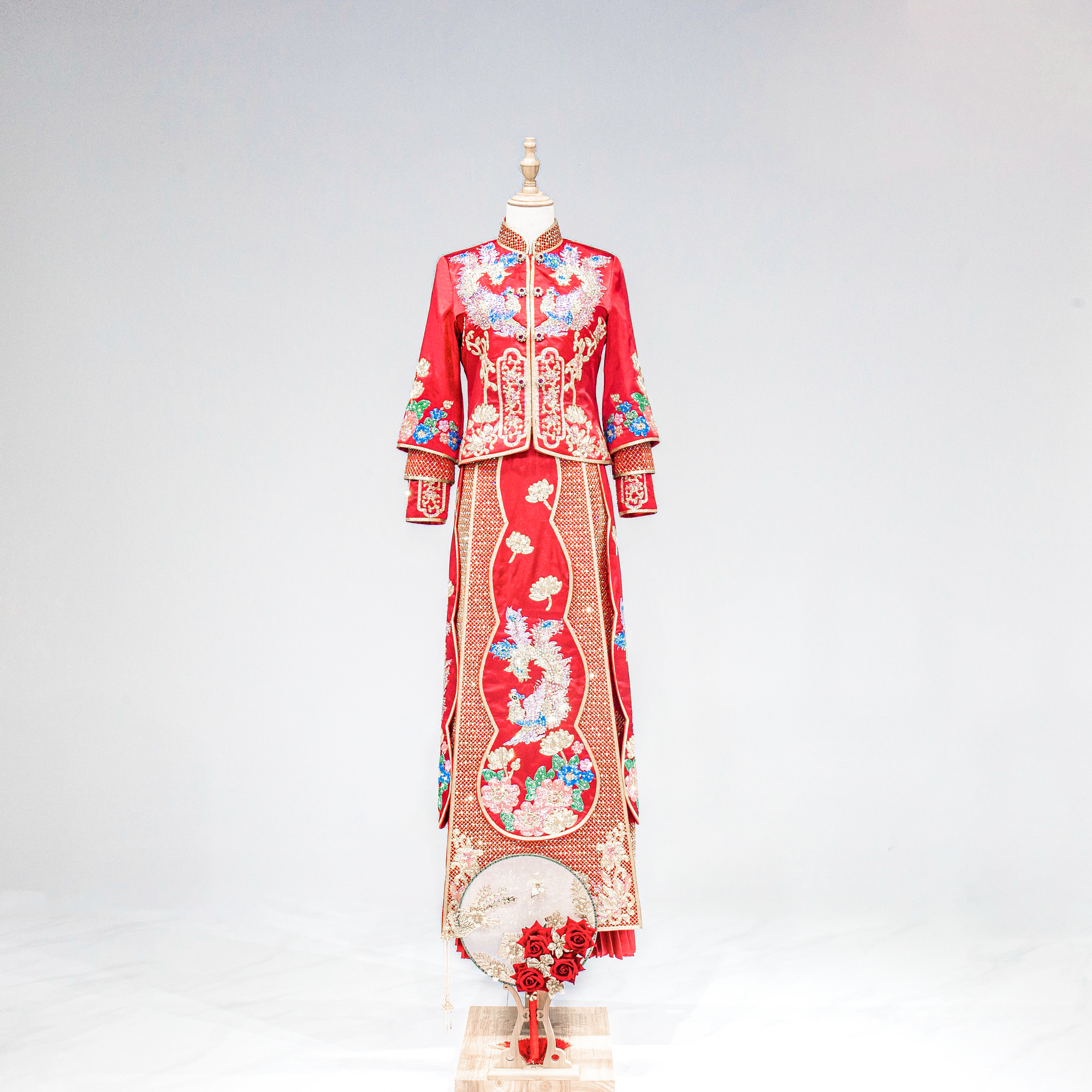 苏州虎丘 婚纱礼服定制 厂家直营