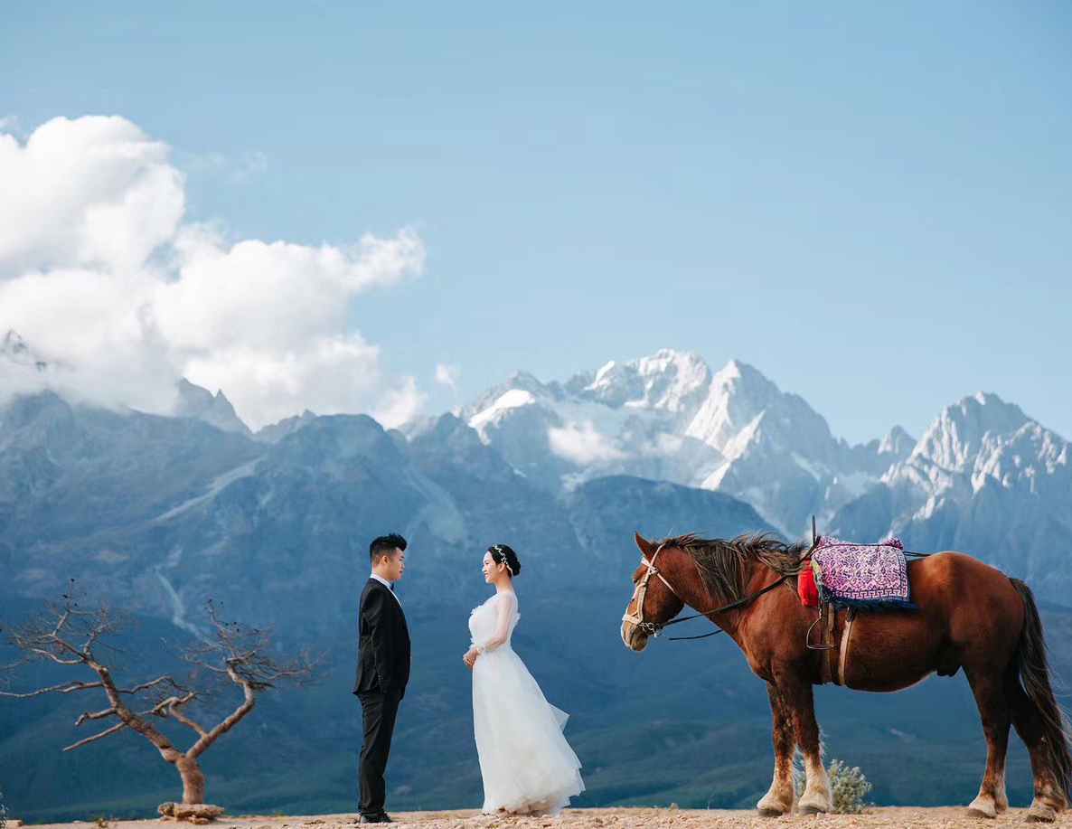 云南定制婚紗旅拍  新風(fēng)格 輕松風(fēng) 邊玩邊拍。