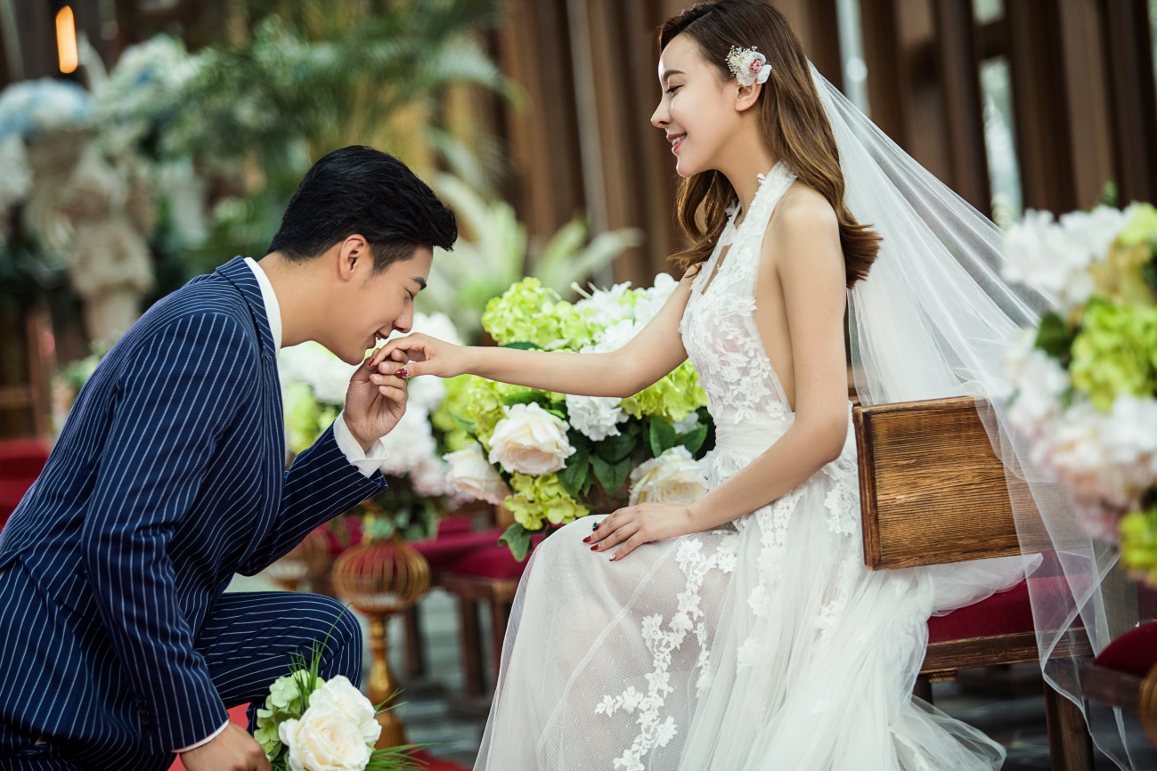 維多利亞婚紗 6999元金陵南京現(xiàn)4999元