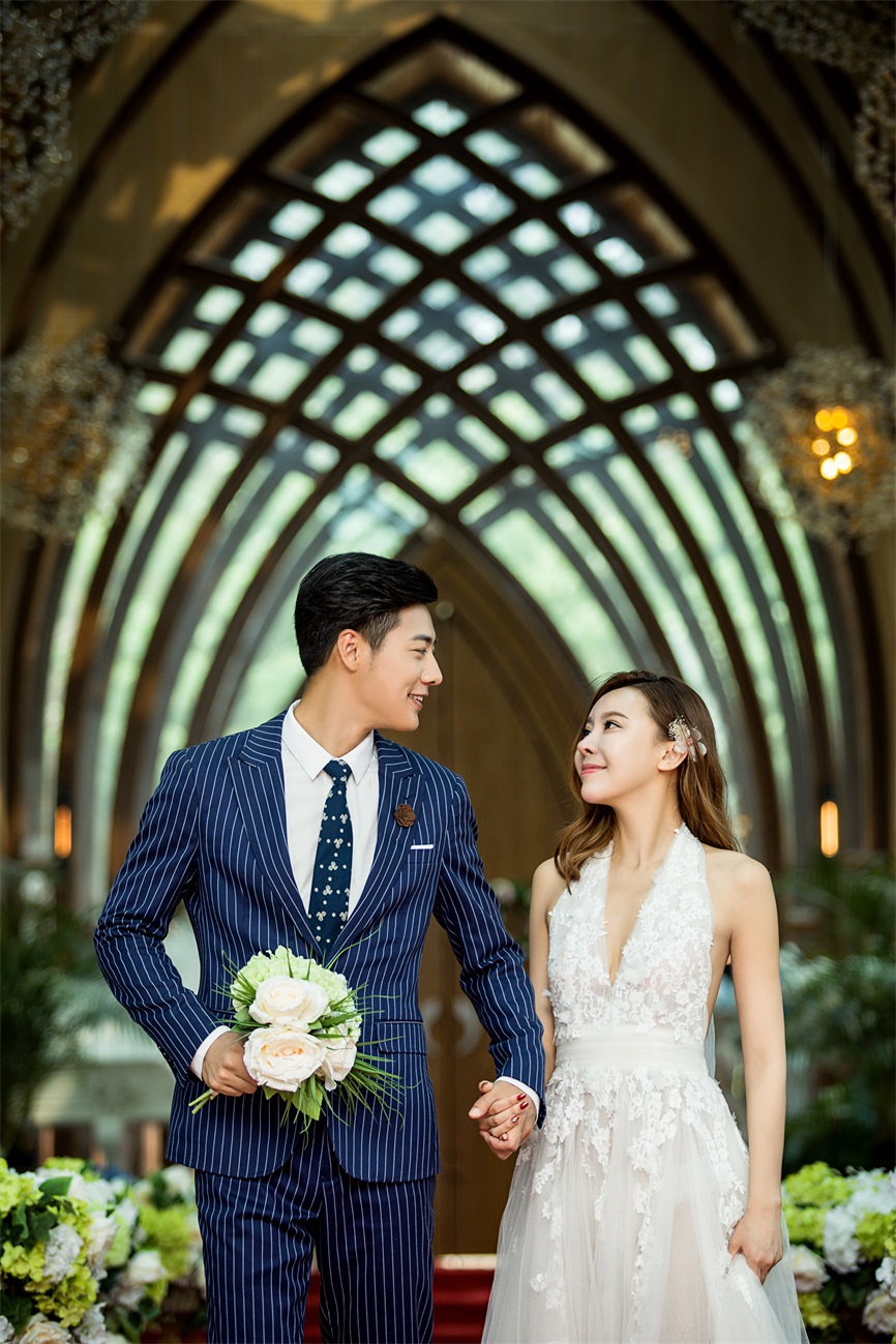 維多利亞婚紗 6999元金陵南京現(xiàn)4999元