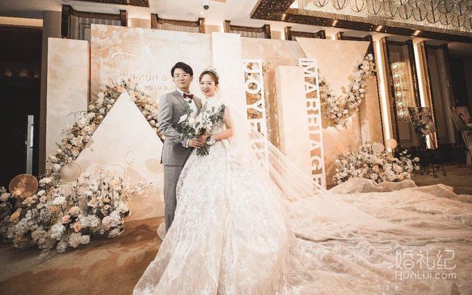 大婚三套美开挂！仪式必备大拖尾加分不止一点点