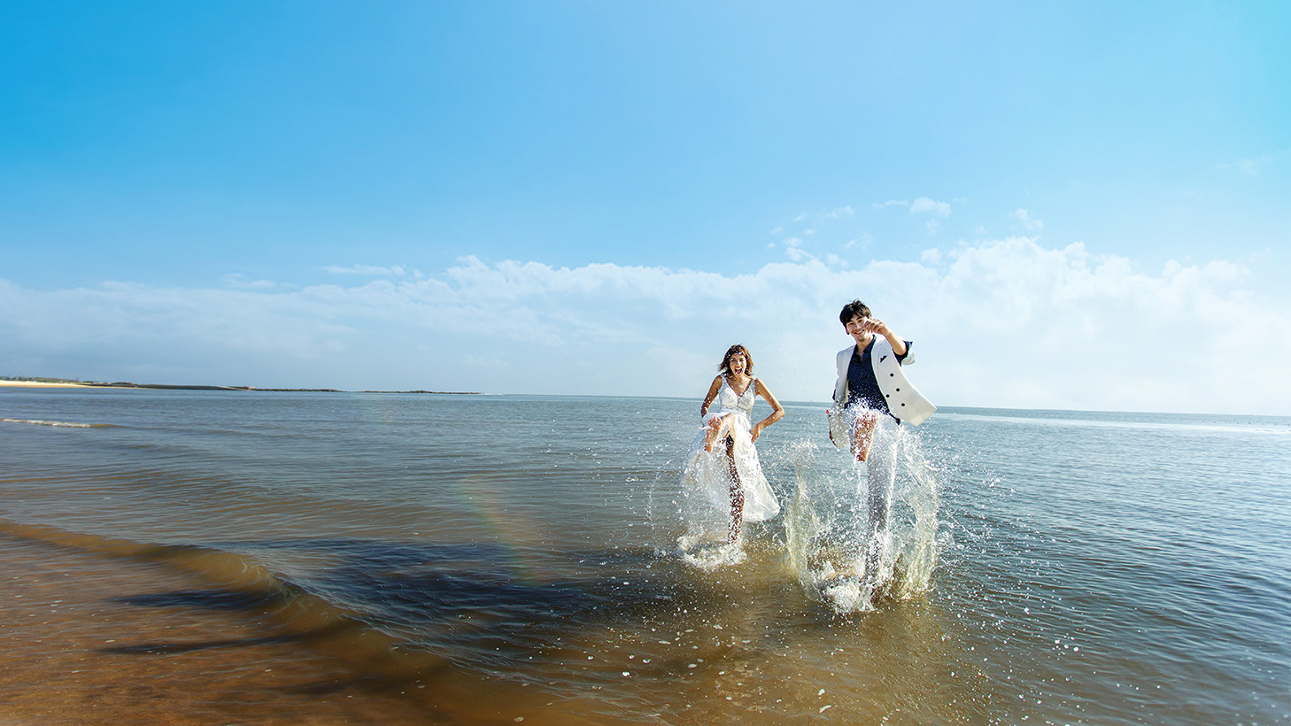 伊人相伴【8090婚礼会馆】