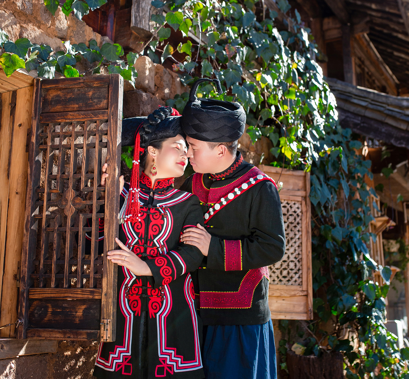 古鎮(zhèn)雪山遠(yuǎn)景馬公路網(wǎng)紅秋千 特價(jià)3599啦