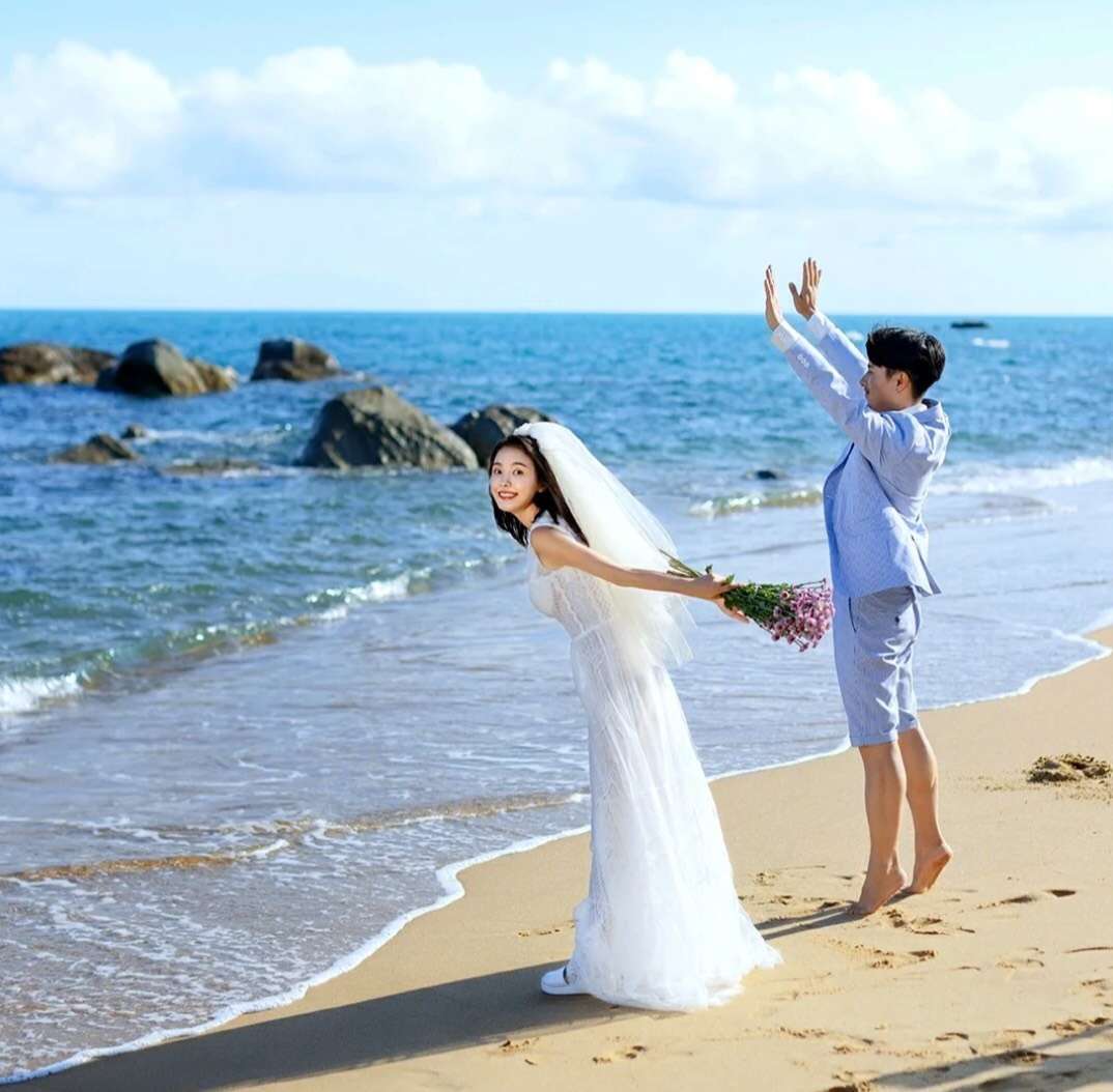 金帛滩海景或者美林谷或者玉龙沙湖高定＋内景＋底片
