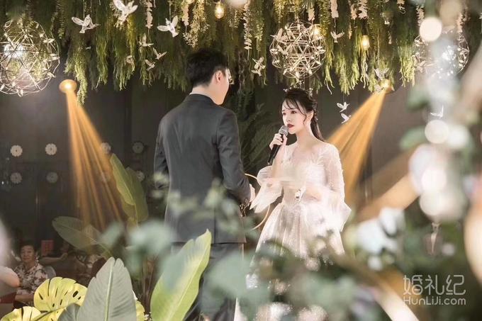 婚礼满分体验感超赞！惊艳宾客的秀禾与婚纱[喜欢]