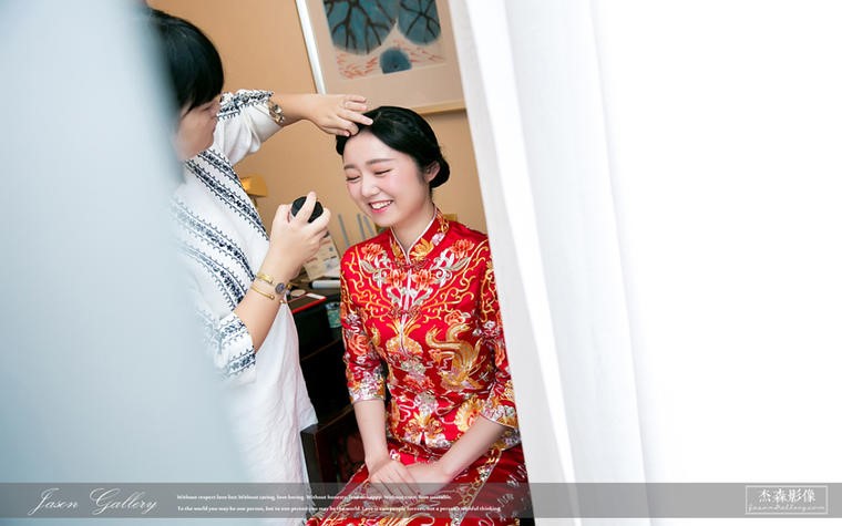 中式婚礼新娘服饰