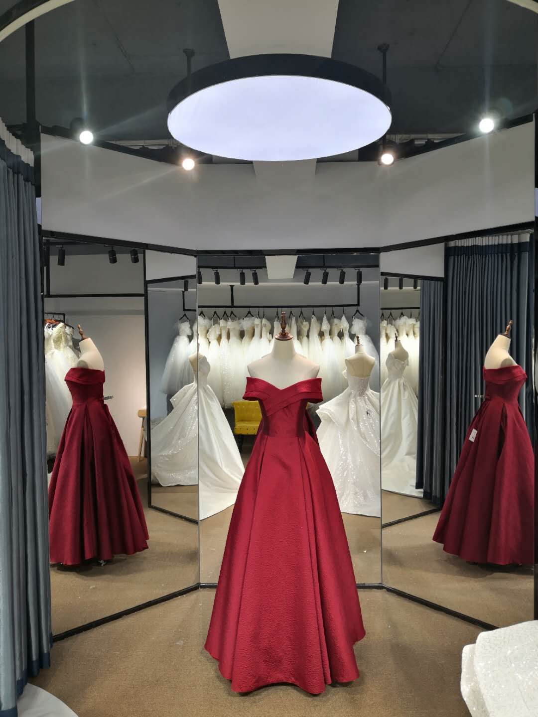Rosa罗萨婚纱礼服轻奢馆