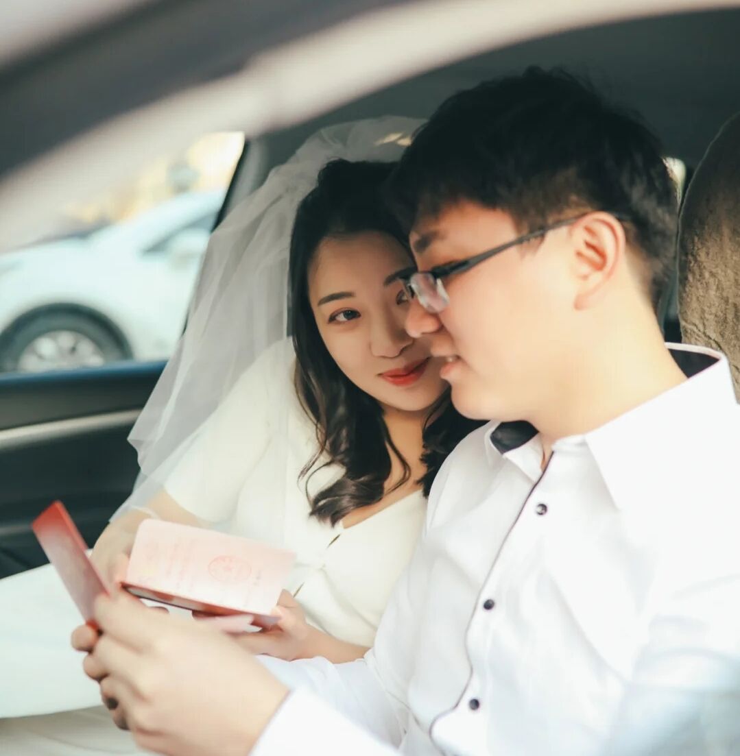 结婚登记照  服装十化妆