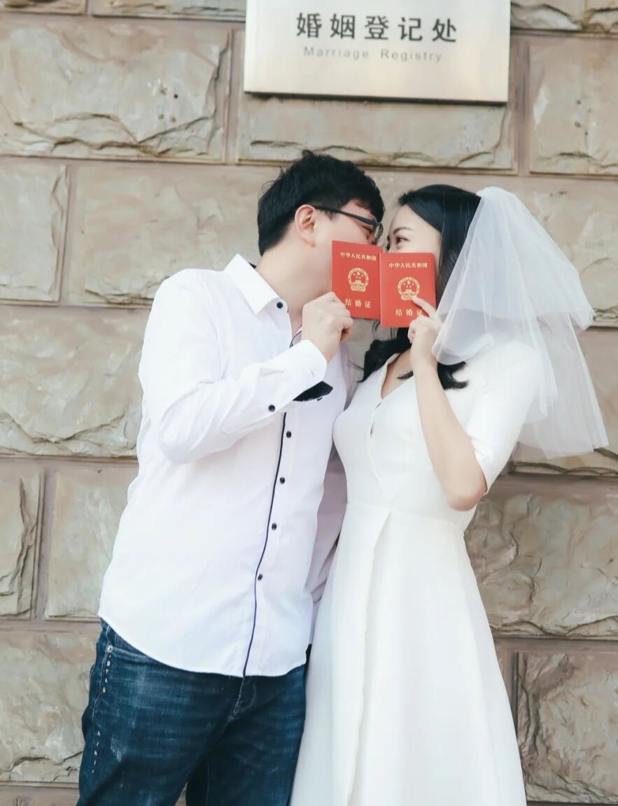 结婚登记照  服装十化妆