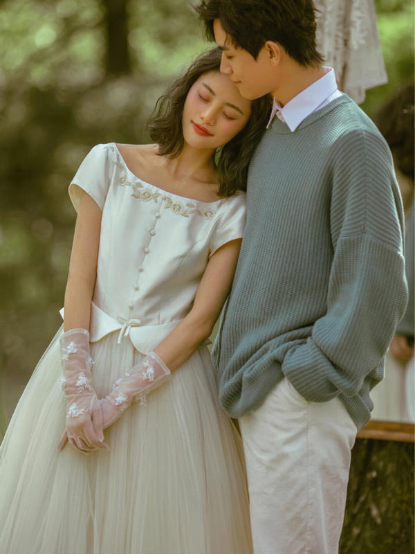 婚纱租还是买？建议你听听过来人的意见！