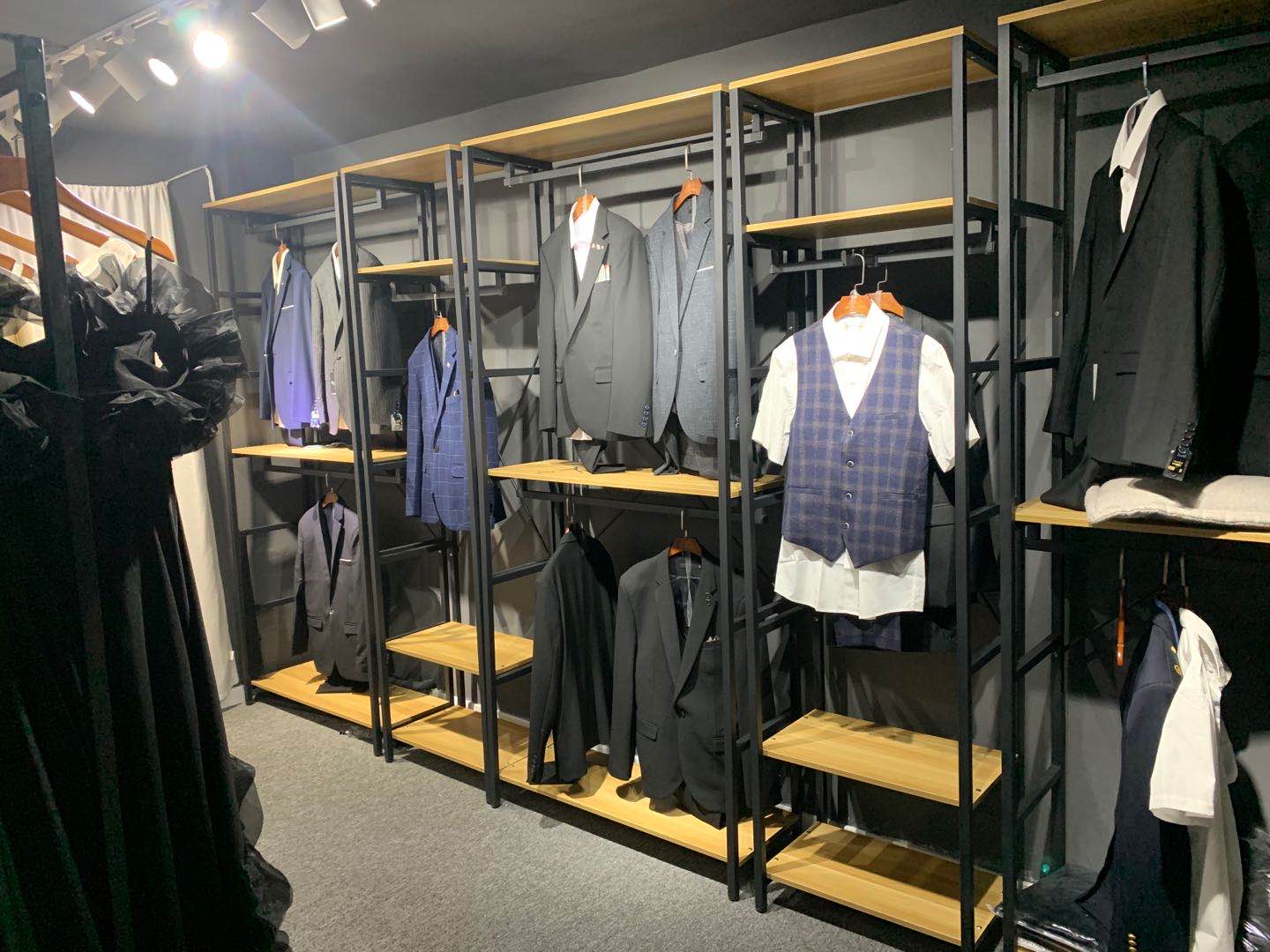 2018婚纱礼服馆