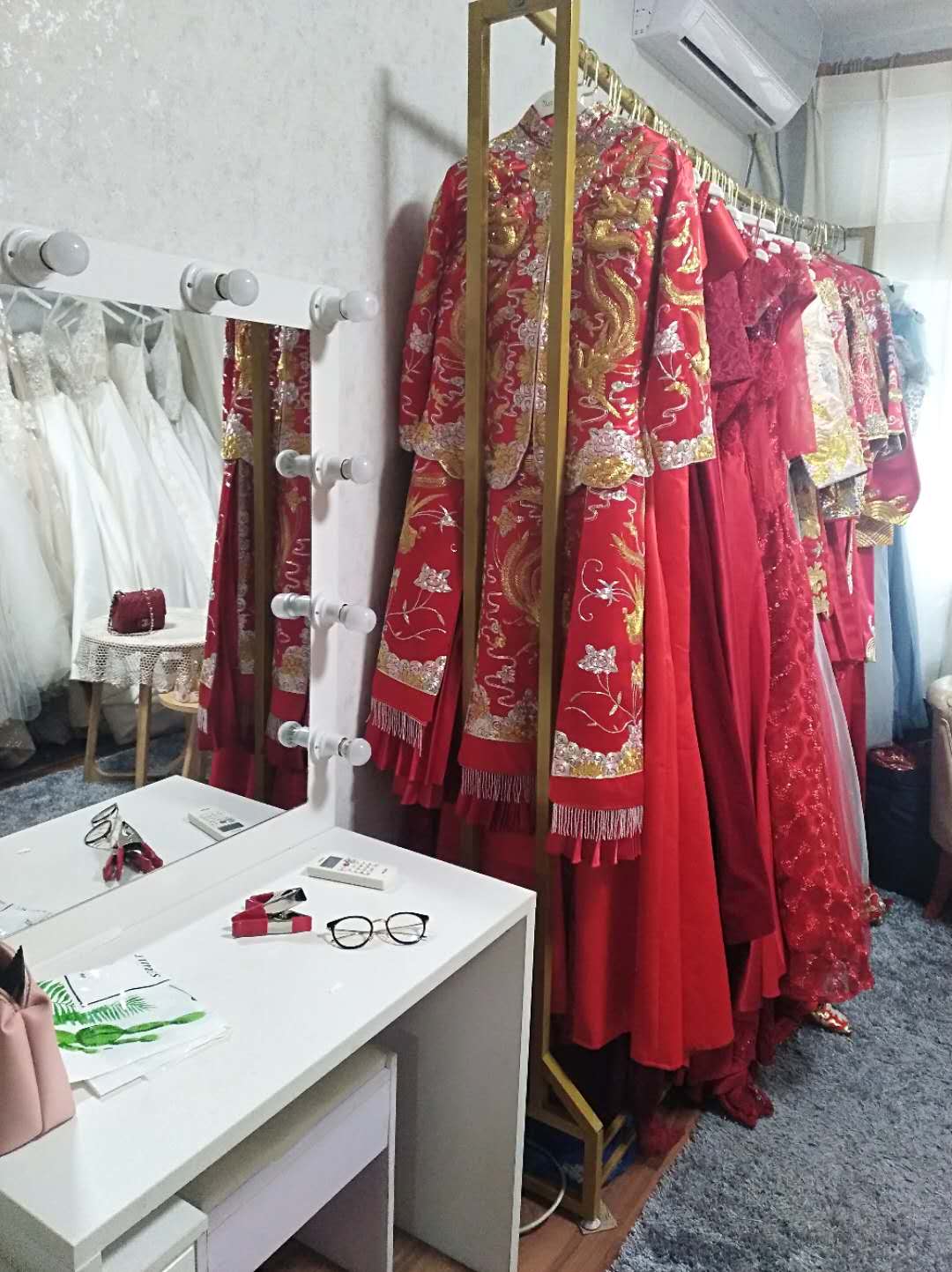 诺曼经典婚纱礼服馆