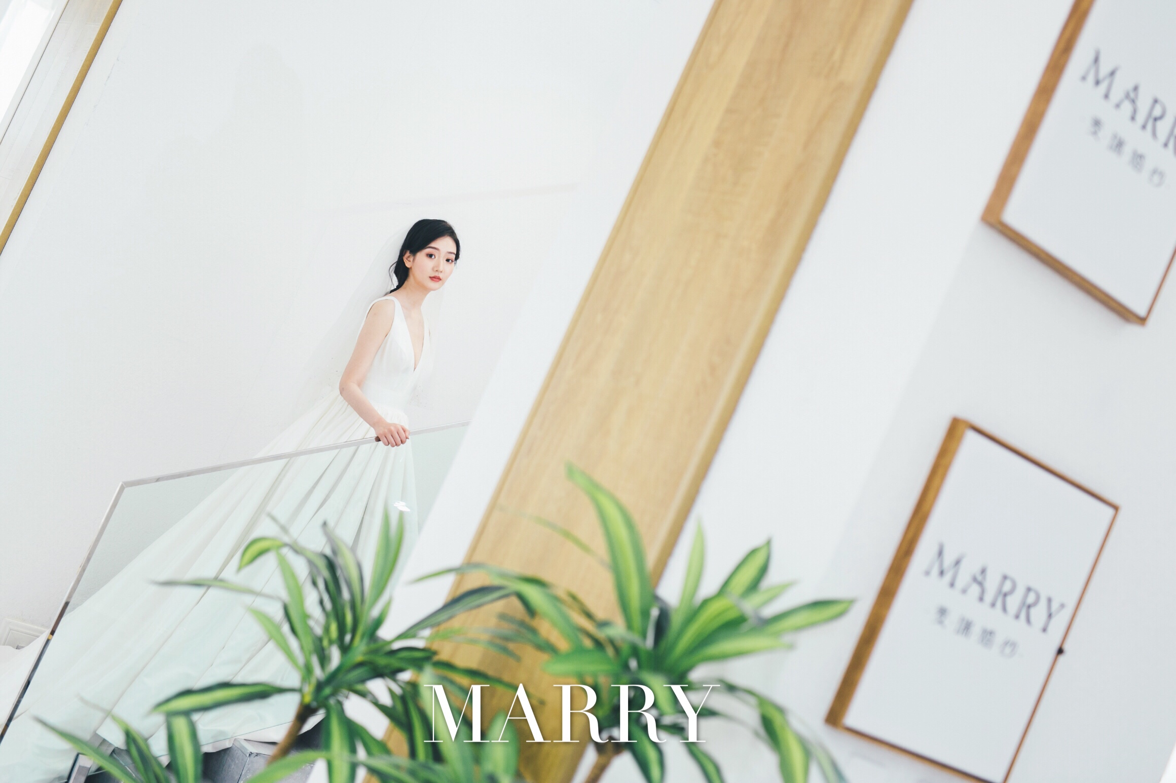 麦瑞婚纱