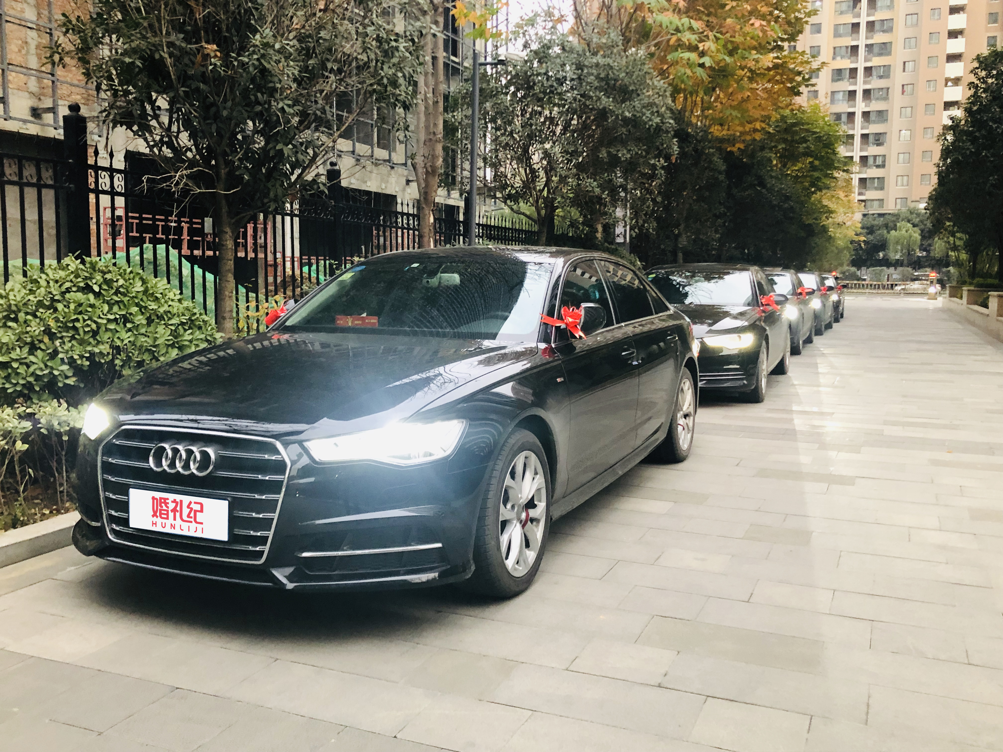 【奥迪】A8LX1辆   + 【奥迪】A6LX5辆