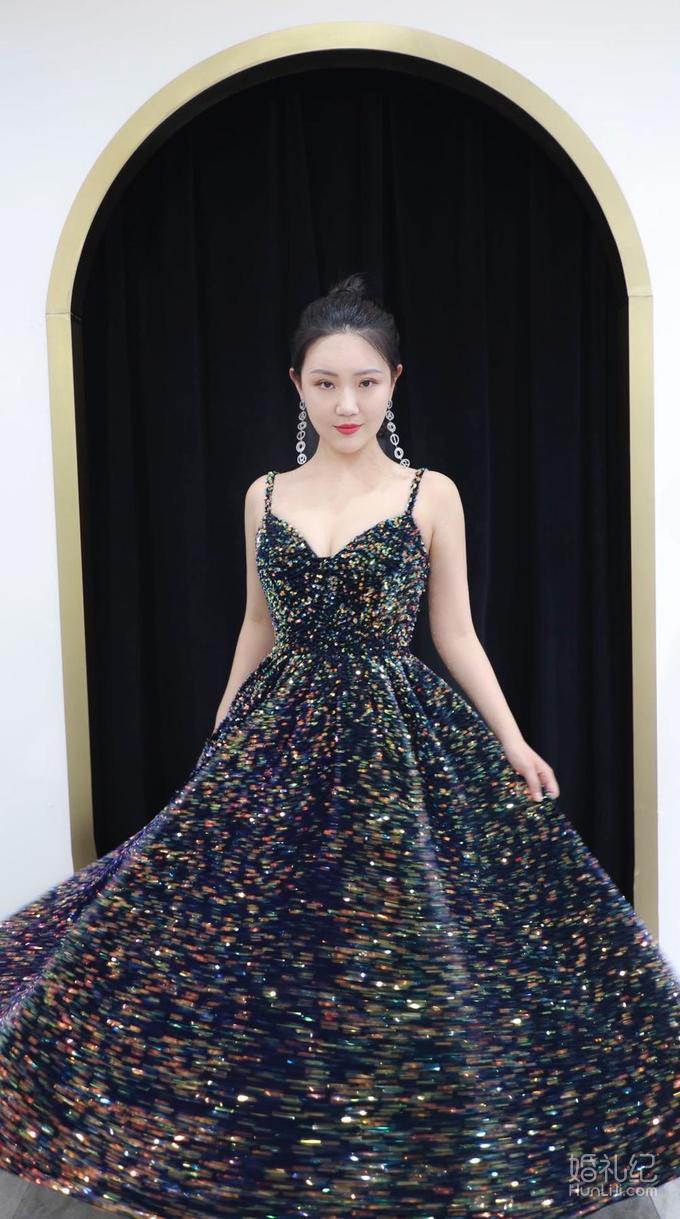 挖到宝藏店铺：3套礼服价格小贵却很值得
