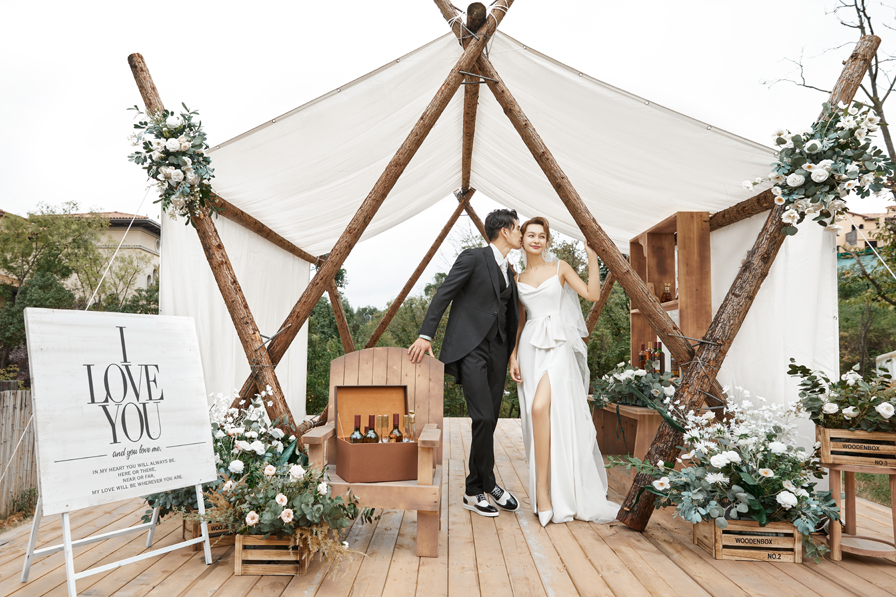 【赠别墅酒店】别墅+泳池+教堂+夜景+湖畔+包邮